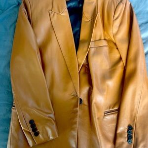 Polyurethane blazer masculine cut little over sise